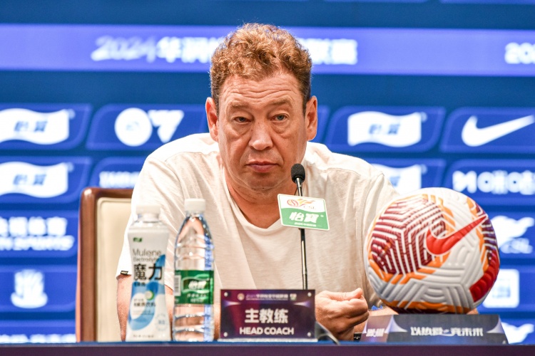 斯卢茨基:与马莱莱保持非常好的关系,之前他在申花是极其重要的