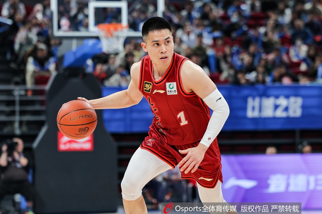 周琦惊艳复出 陈盈骏火力全开 北京男篮拔得头筹抢占晋级先机