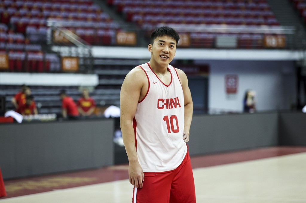 王俊杰是首个没打CBA进入国家队球员?张兆旭:我第1个 艾伦第2个